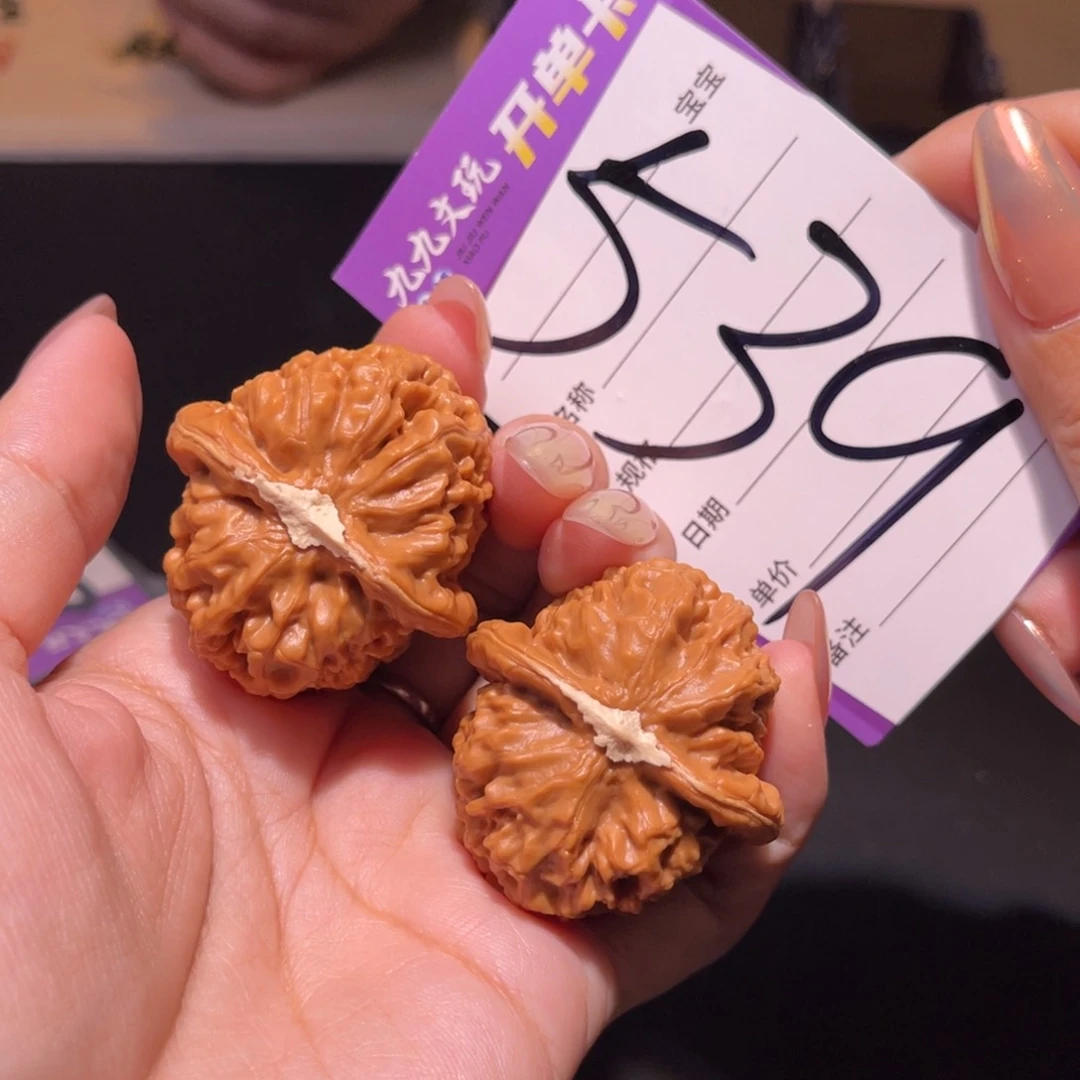 把件文玩核桃M***?39左右精品山一代红莲