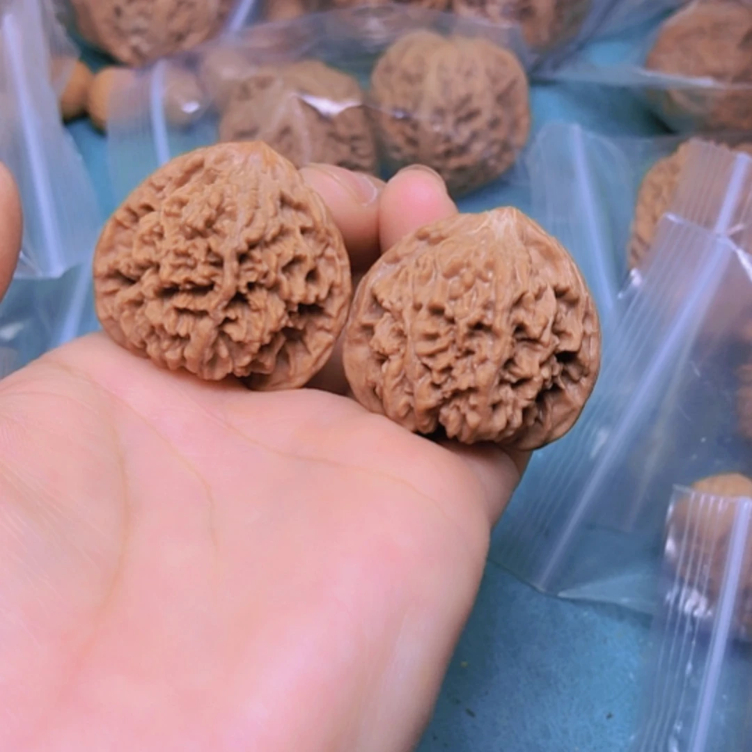 【闪购商品】把件核桃36满天星修尖
