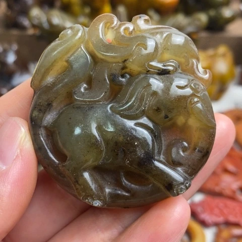 未镶嵌蛇纹石玉颈饰35