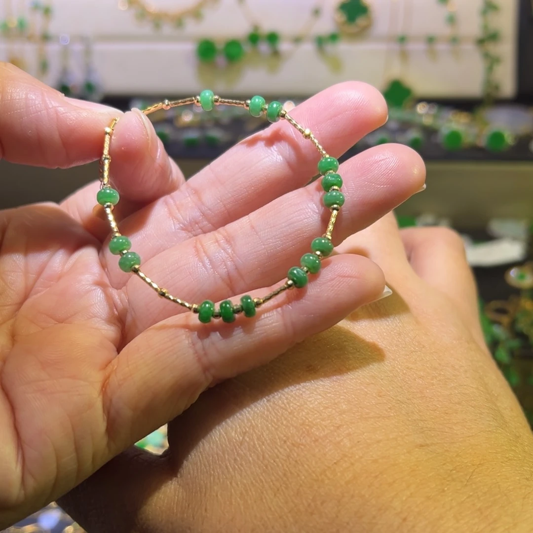 颈饰18K金镶嵌翡翠手链