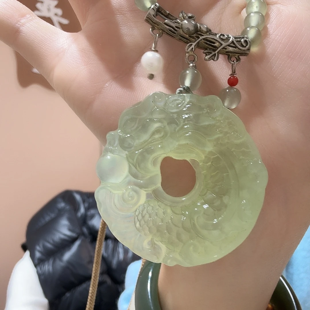 蛇纹石玉未镶嵌颈饰