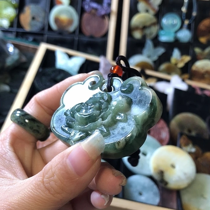 岫玉未镶嵌岫玉挂件