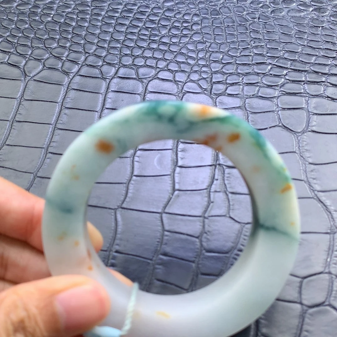 定制翡翠未镶嵌翡翠手镯
