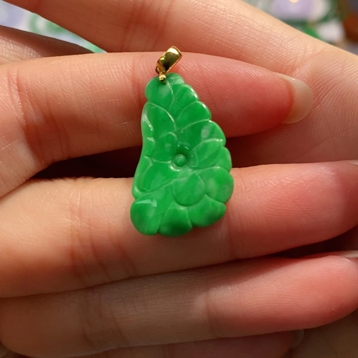 颈饰未镶嵌翡翠吊坠