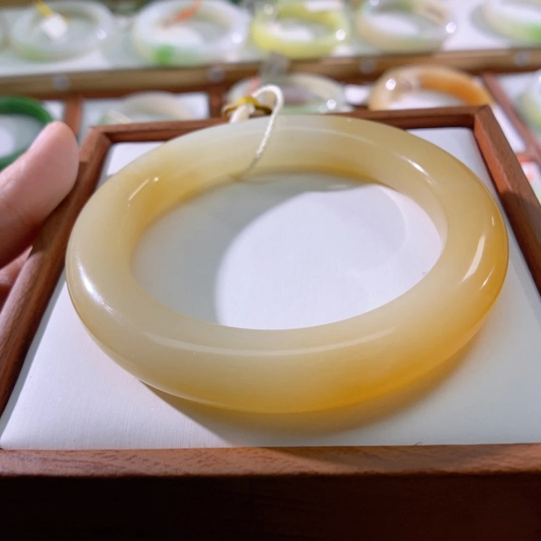 【闪购商品】未镶嵌手镯和田玉(糖玉)