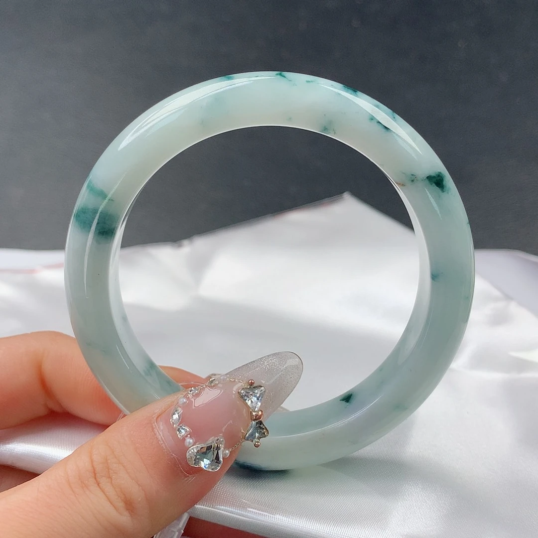 翡翠手镯未镶嵌50正56