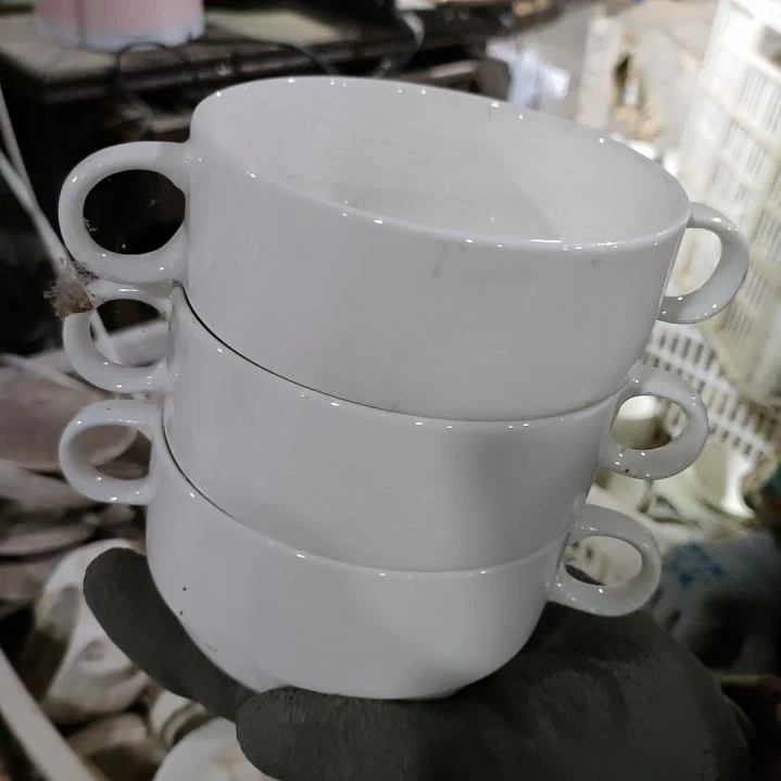 摆件盘子碗茶壶啥都有