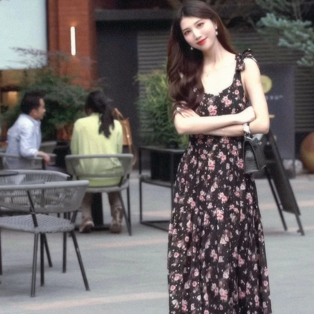 【希希】春夏款浪漫碎花连衣裙-YL20184