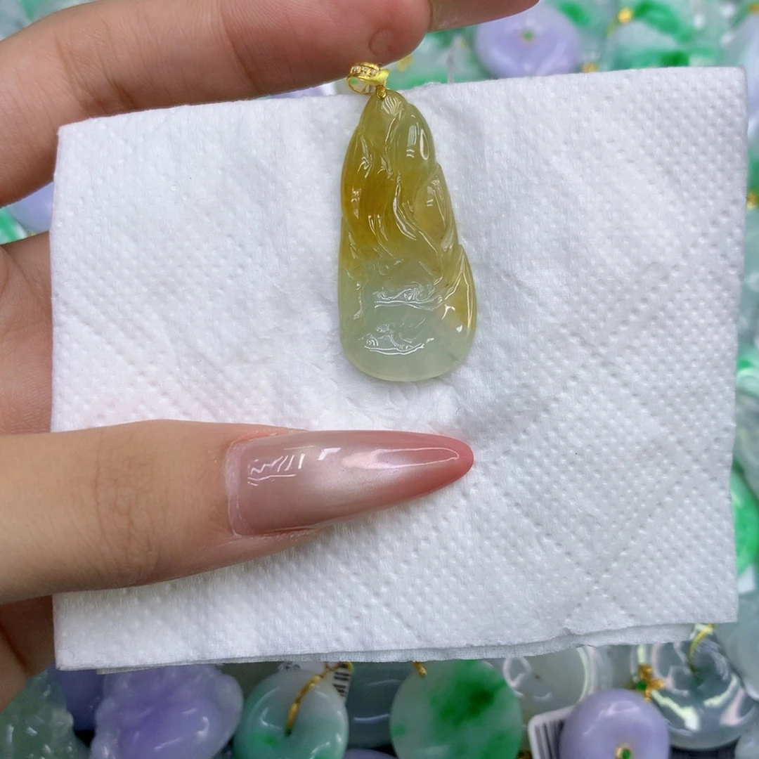 翡翠18K金镶嵌颈饰11111111111