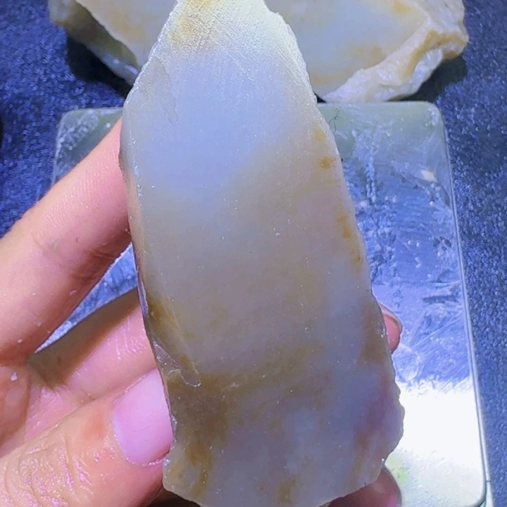 未镶嵌和田玉（糖玉）珠宝半成品