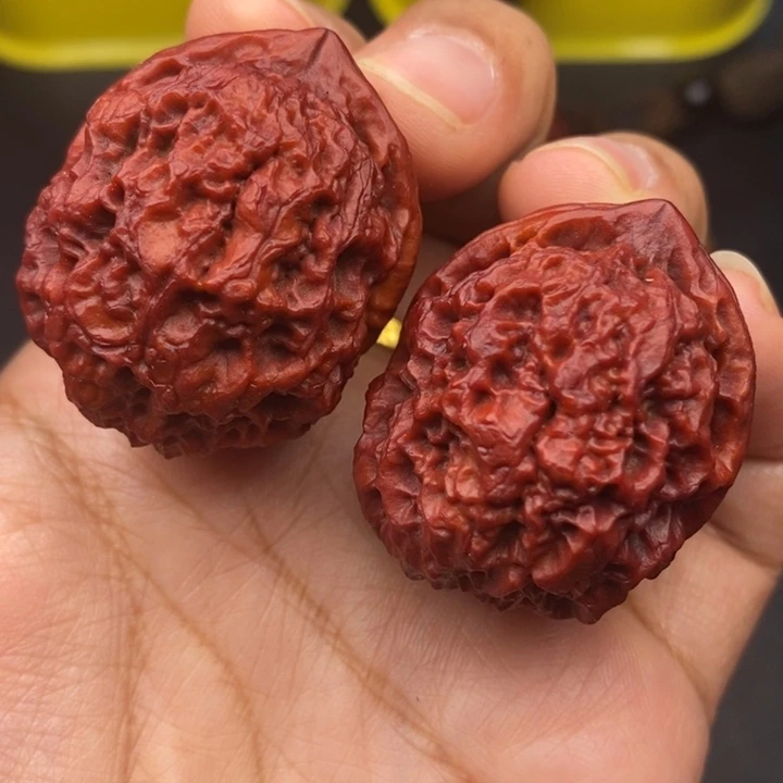 文玩核桃吊坠37尺铁狮子球