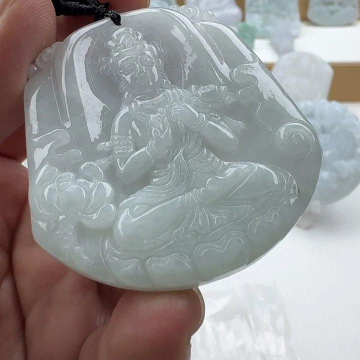 中***河翡翠未镶嵌颈饰天然缅甸A货翡翠