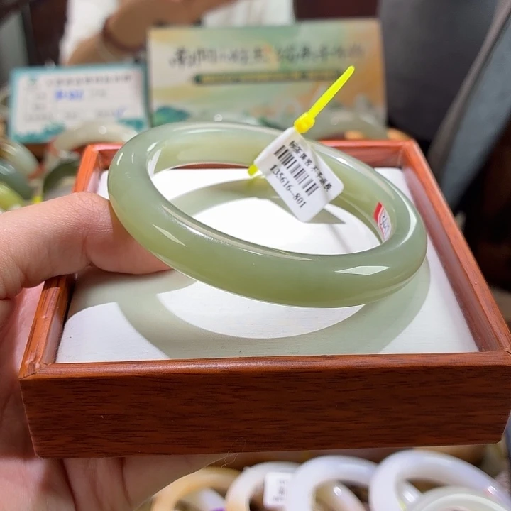 未镶嵌手镯和田玉湖水绿61 链接31
