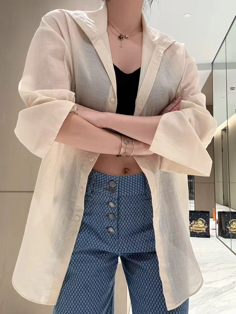 Fit girl「沙纸衬衫」高透气轻纱纺 折纸般立体感 秀场穿搭