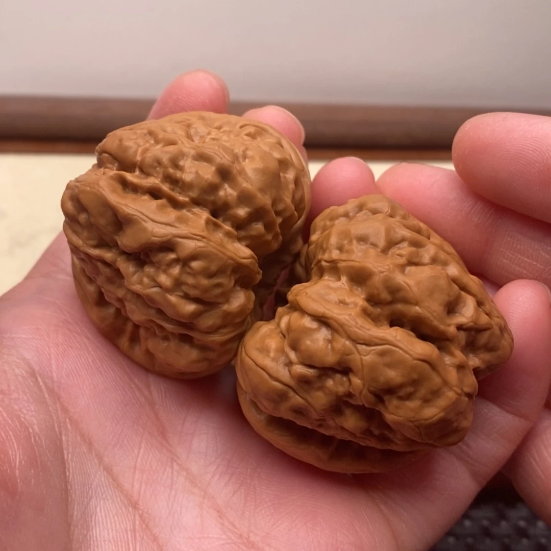 【闪购商品】把件文玩核桃边44左右