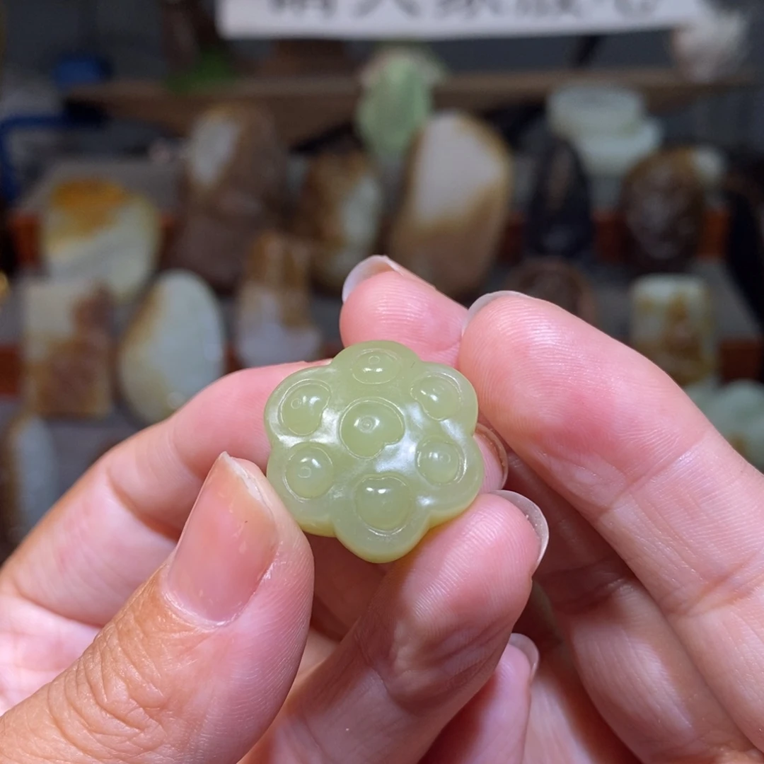 颈饰未镶嵌和田玉（黄玉）莲蓬