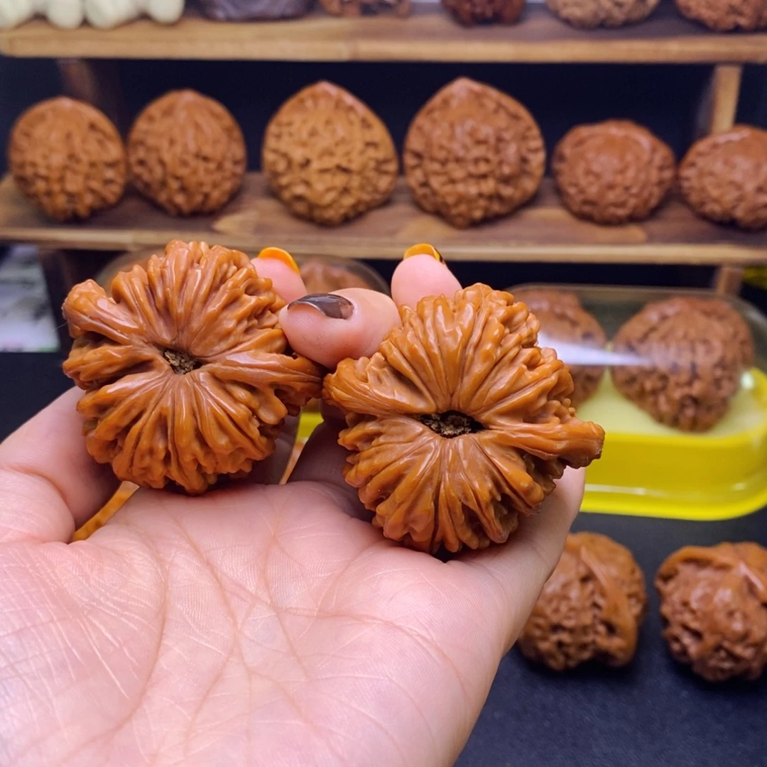 用***4吊坠桃核福利核桃
