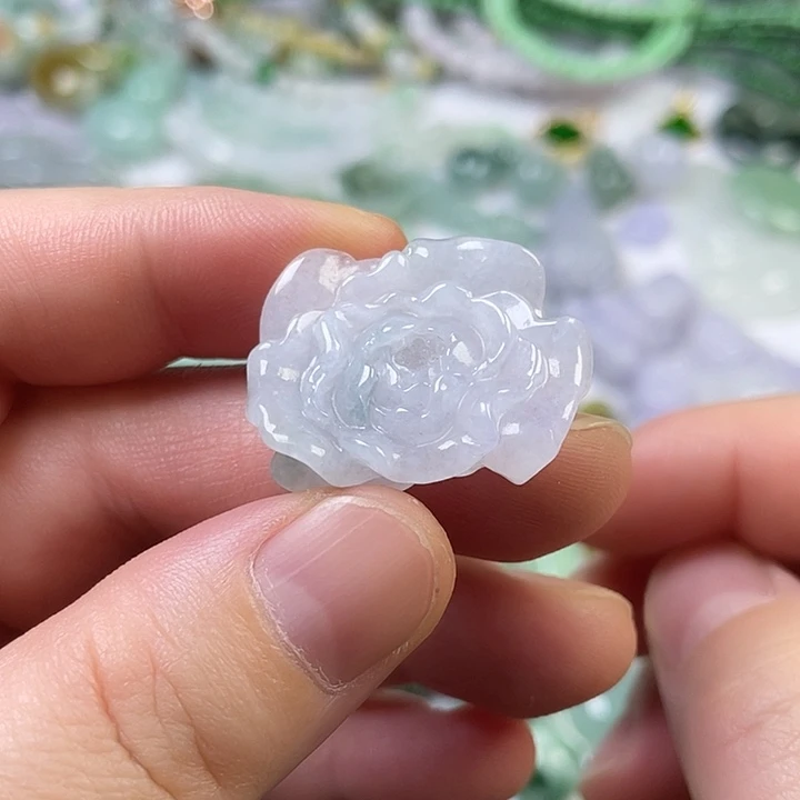 翡翠未镶嵌颈饰花