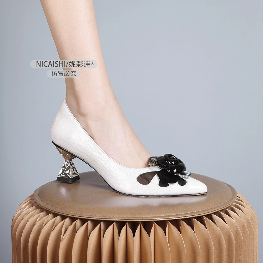 2025新款法式高级感水钻温柔单鞋百搭简约浅口气质女鞋米白色1235