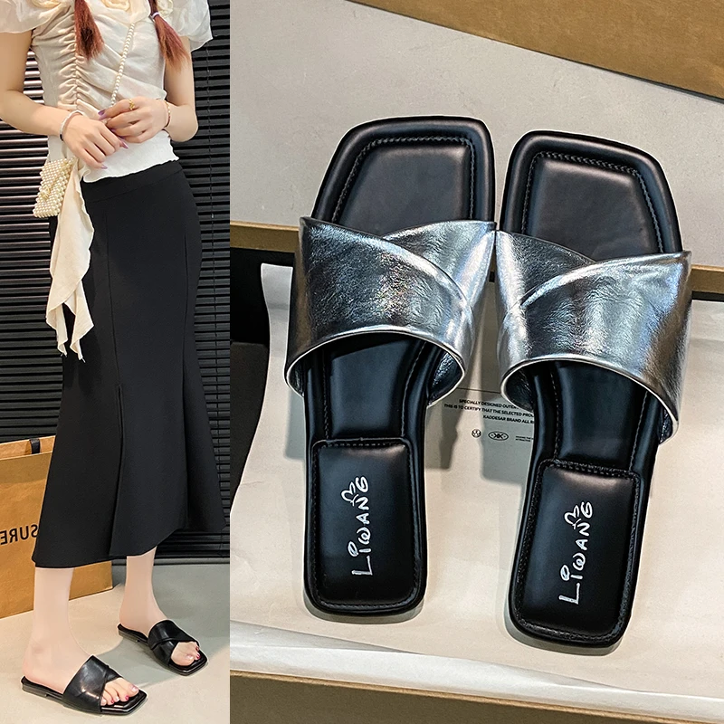 法式绝美拖鞋女外穿2025夏季新款网红爆款平底配裙子软底沙滩凉拖