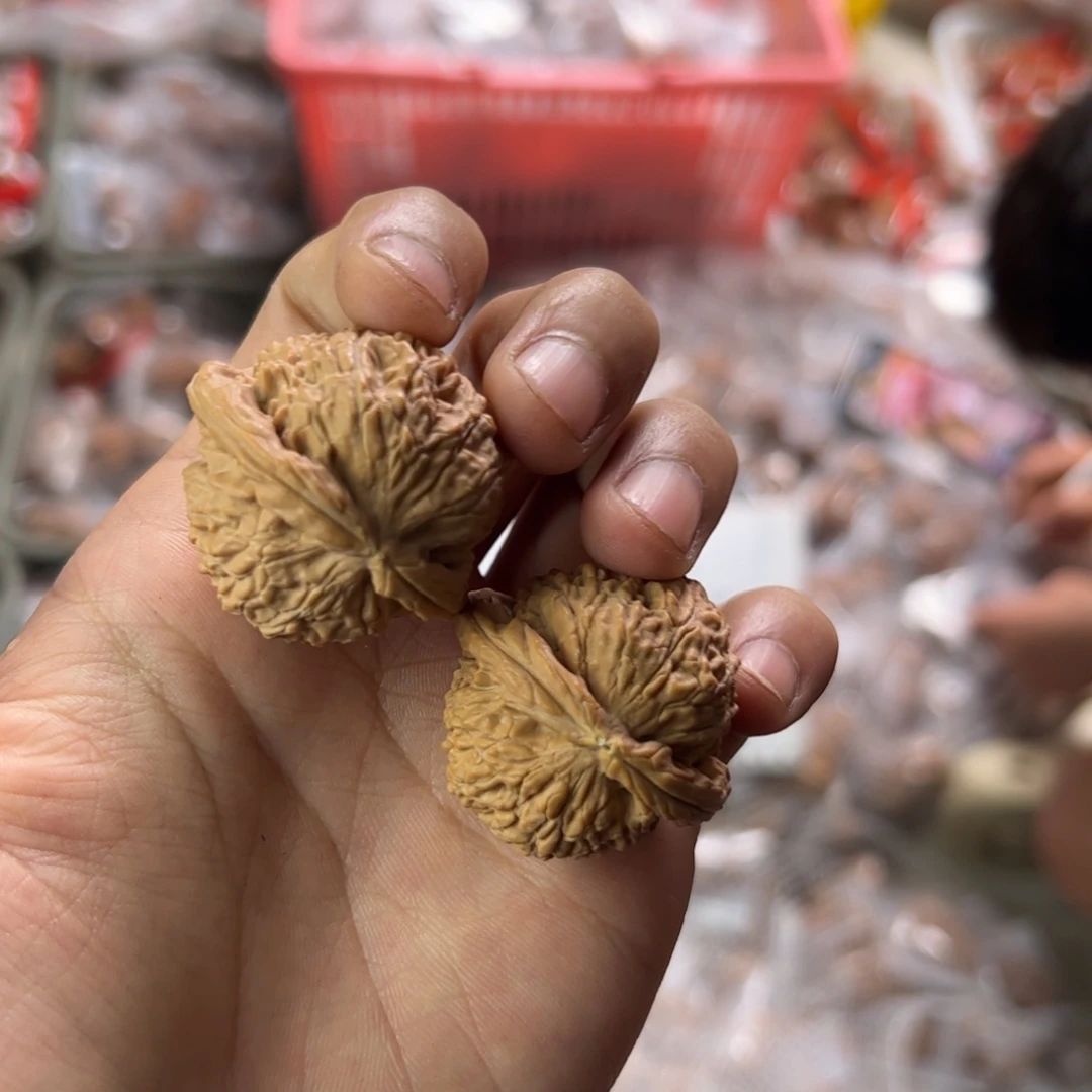 ****怀吊坠文玩核桃白狮子