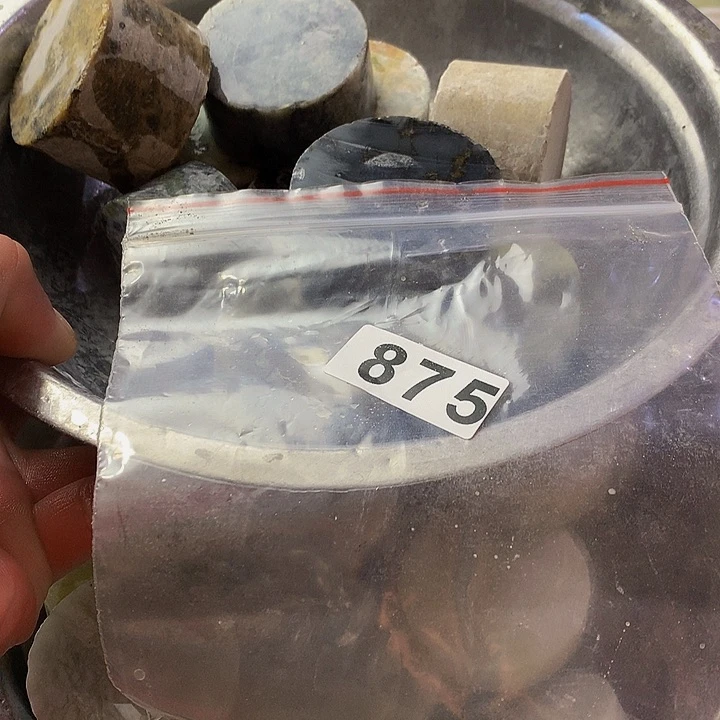 蛇纹石玉珠宝半成品未镶嵌