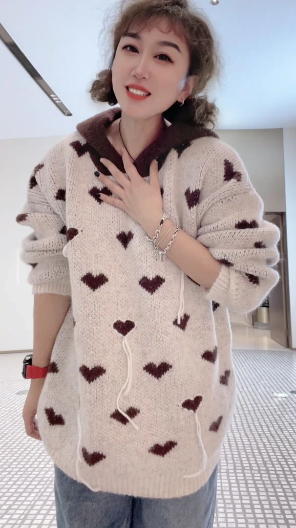 2025开心加厚保暖连帽拼色洋气网红毛衣