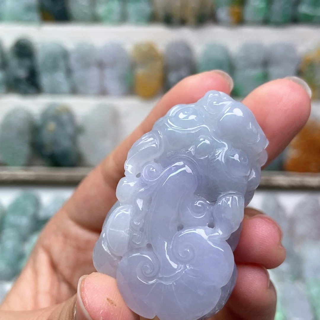 翡翠未镶嵌吊坠(赠链)口含珠