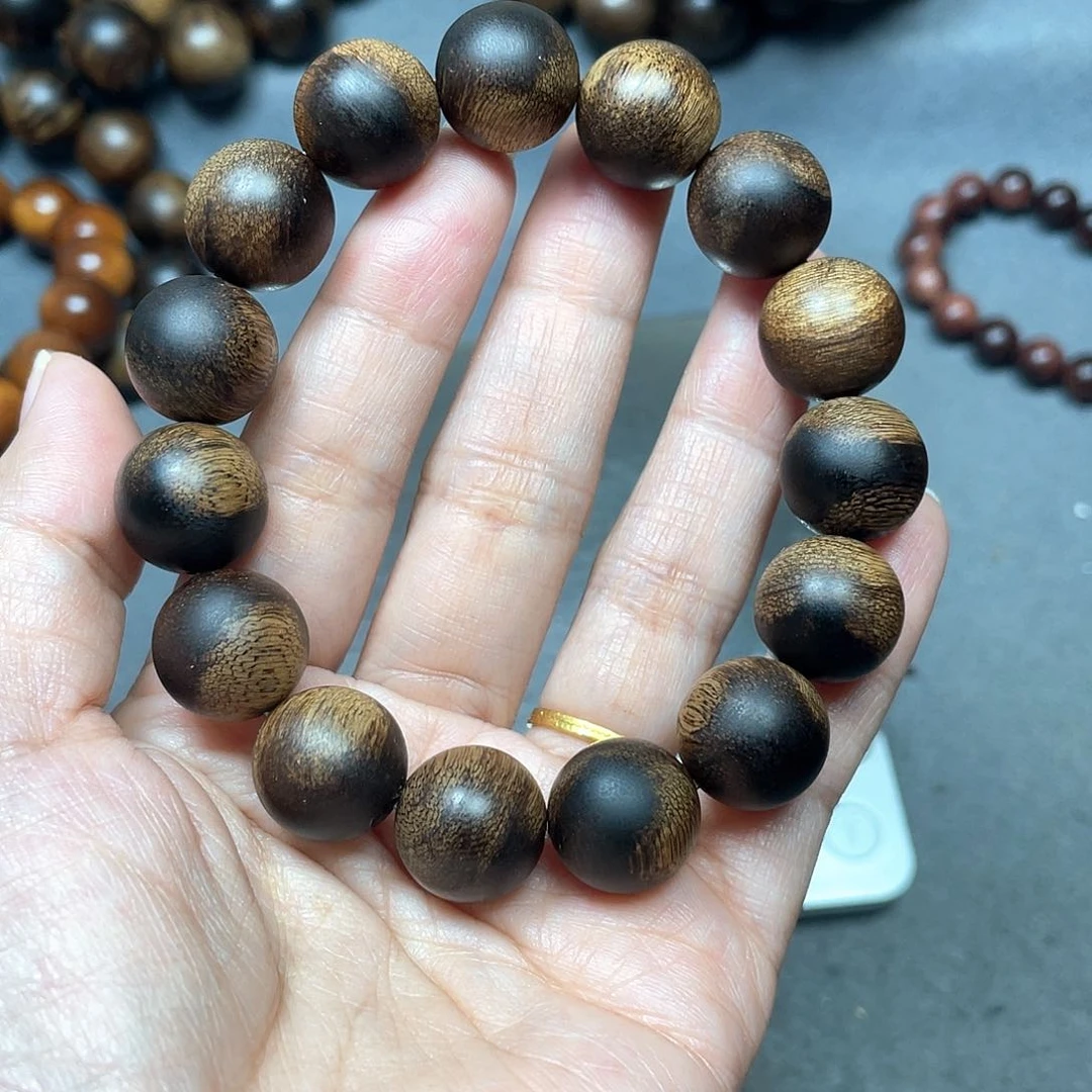 沉香手串白棋瘤疤1.5