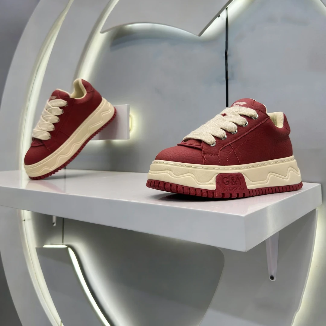 2025秋季新款网红爆款男鞋增高厚底休闲板鞋高级感潮流百搭时尚鞋