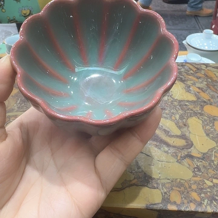 红炉杯一个，瓷。。品茗