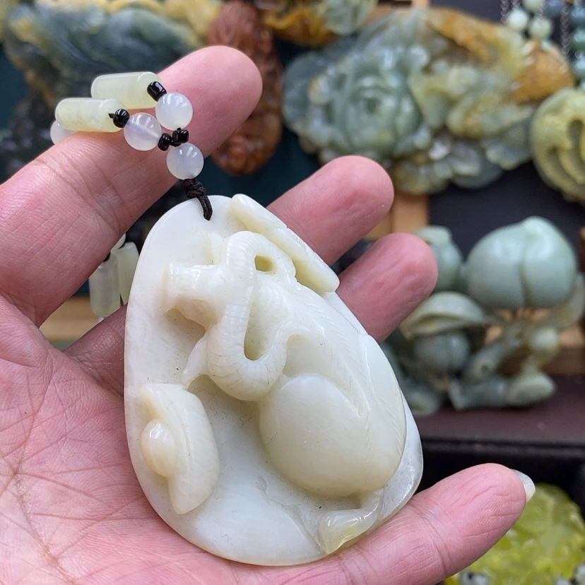 【闪购商品】未镶嵌蛇纹石玉吊坠