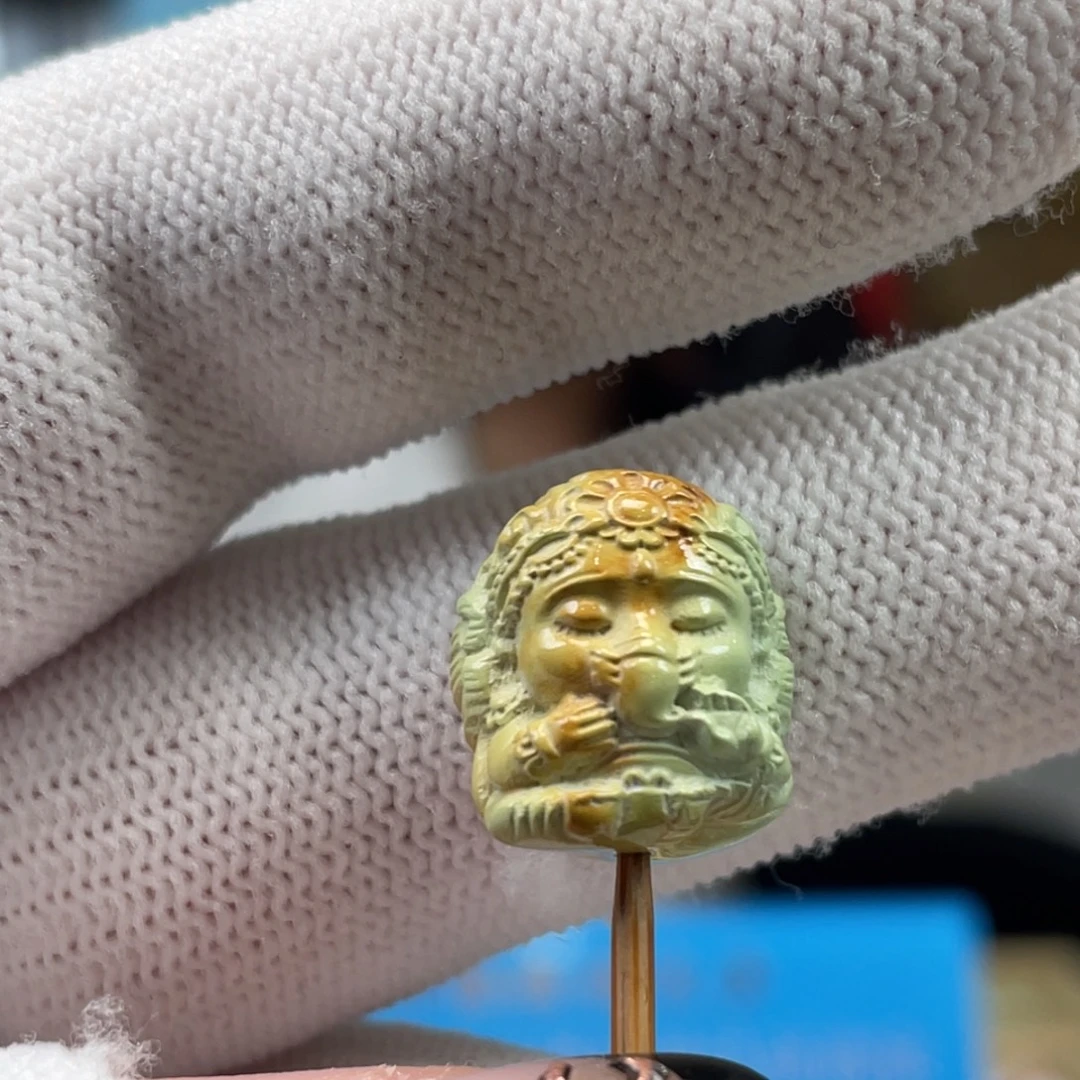 绿松石未镶嵌挂件