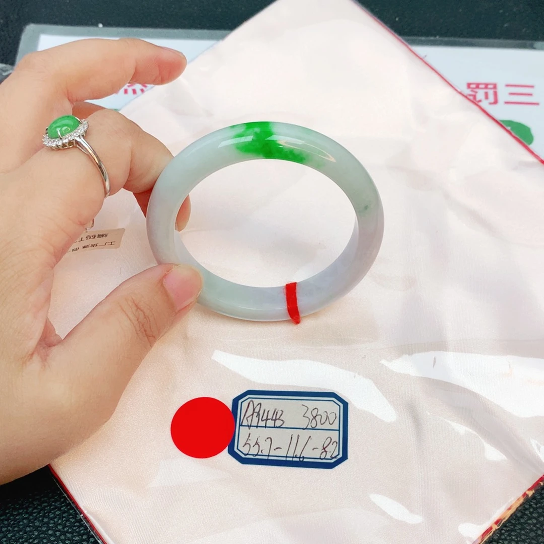 翡翠手镯未镶嵌缅甸翡翠