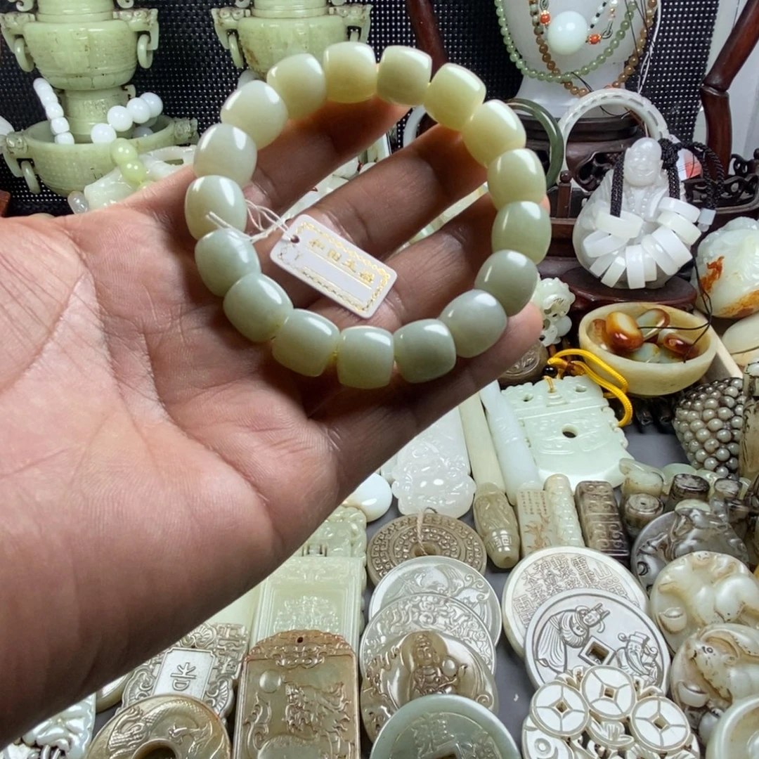 和田玉（糖玉）未镶嵌颈饰