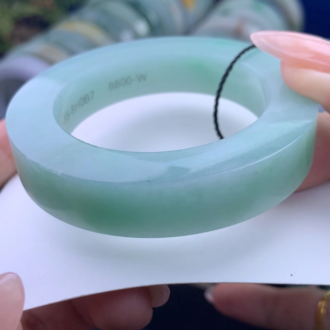 定制翡翠未镶嵌手镯不退不换果绿