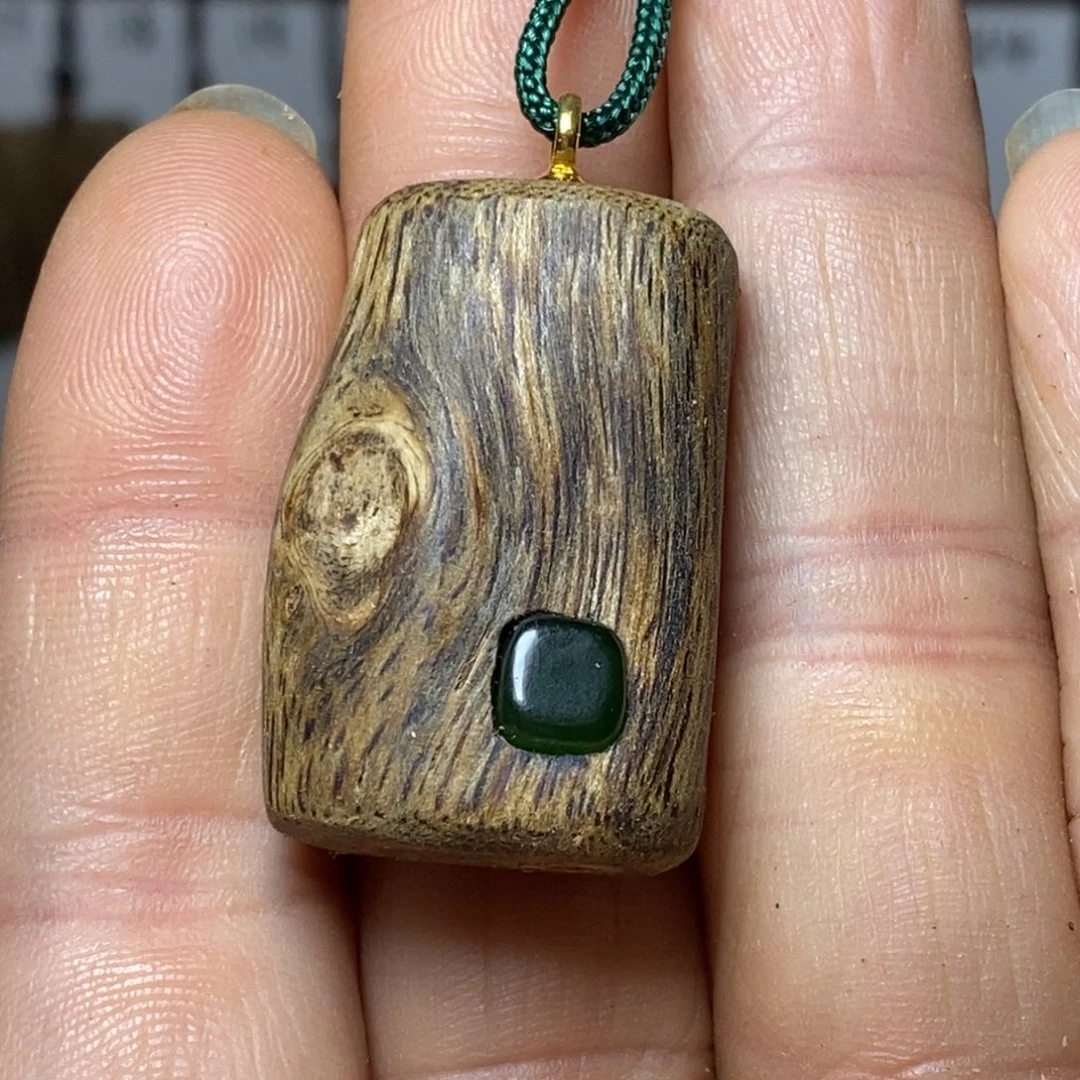 沉香沉香碎屑牌子