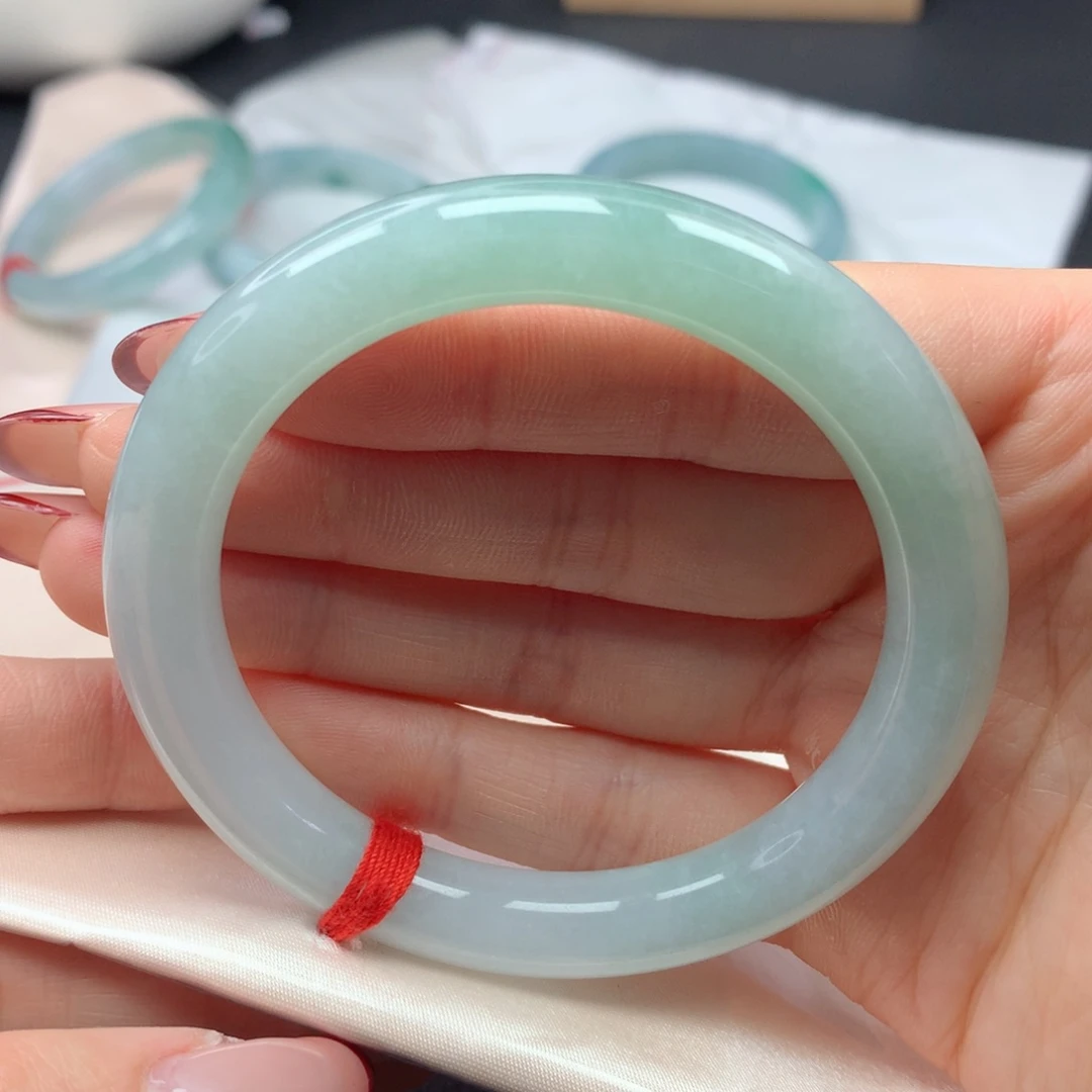 翡翠手镯（圆镯）未镶嵌55圆条