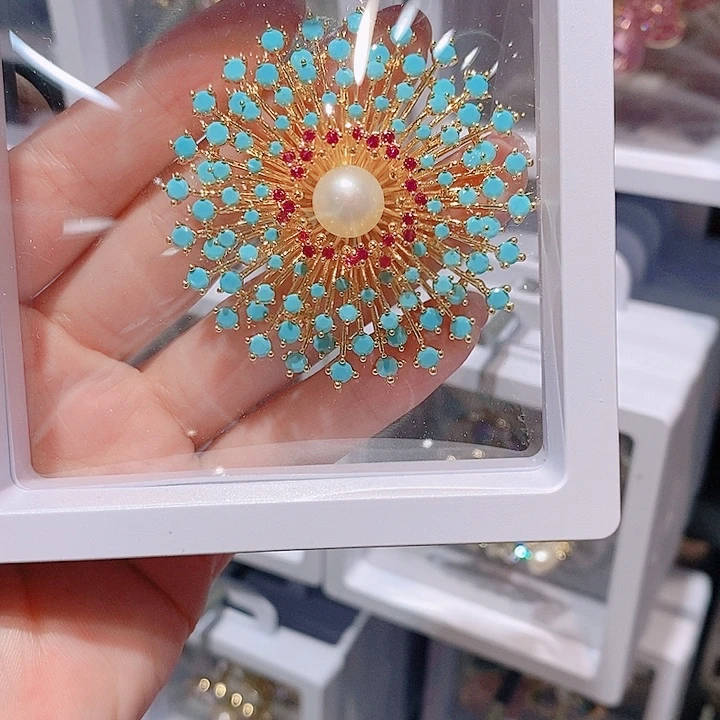 铜合金锆石太阳花胸针