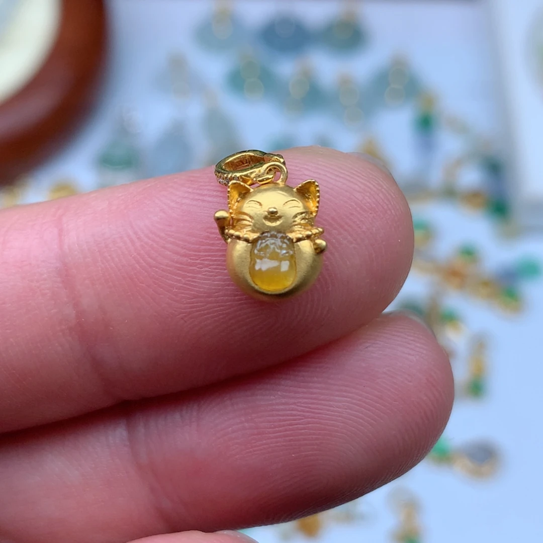 翡翠18K金镶嵌颈饰猫咪