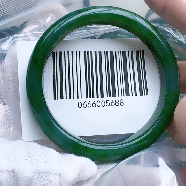 和田玉（碧玉）手镯未镶嵌5960包容