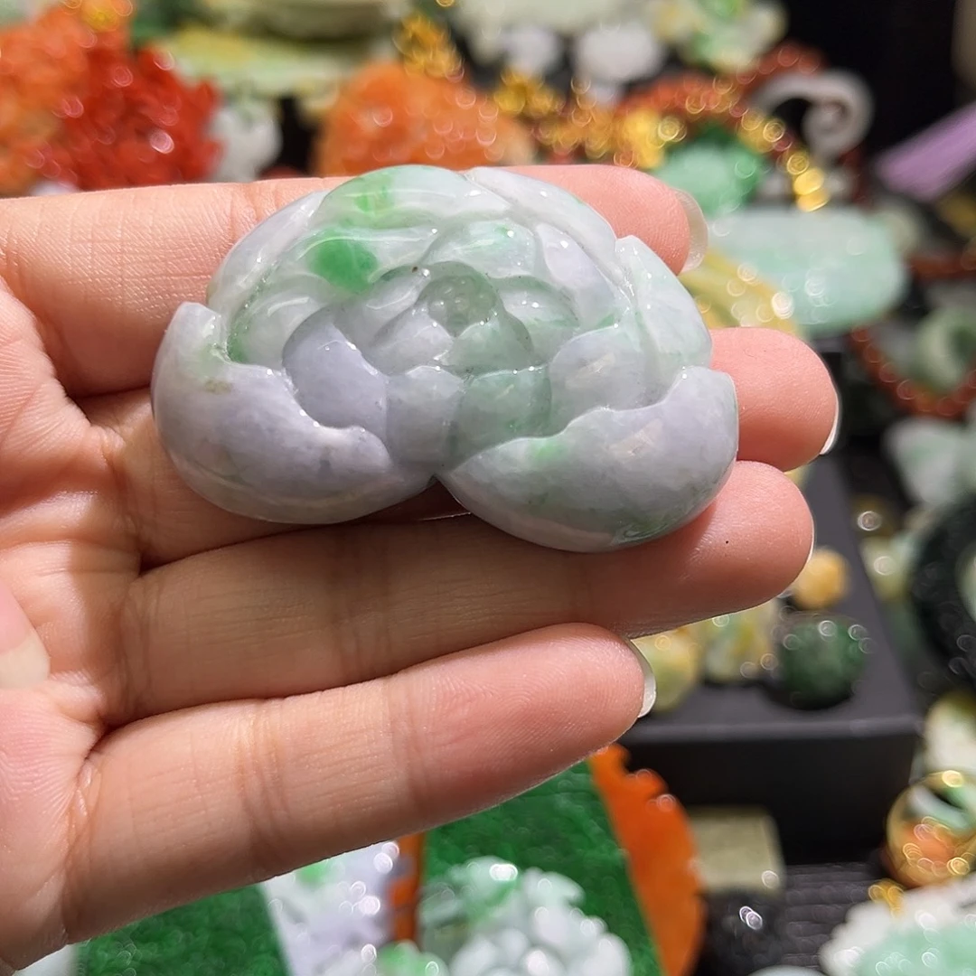 翡翠未镶嵌颈饰待编织
