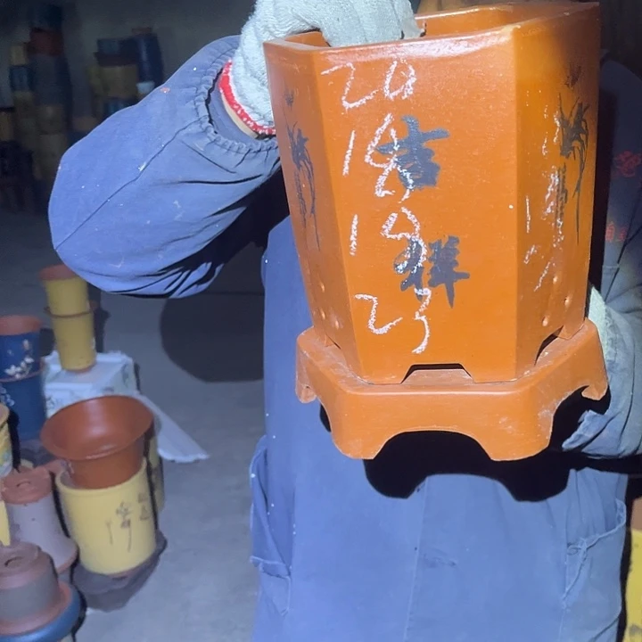 紫砂紫砂花盆和小