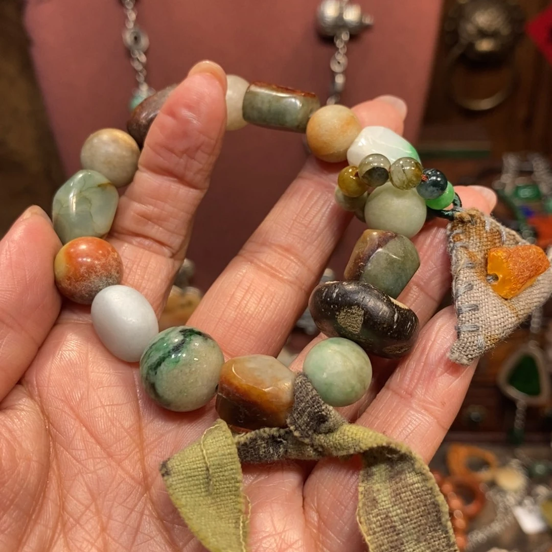 翡翠吊坠(赠链)未镶嵌