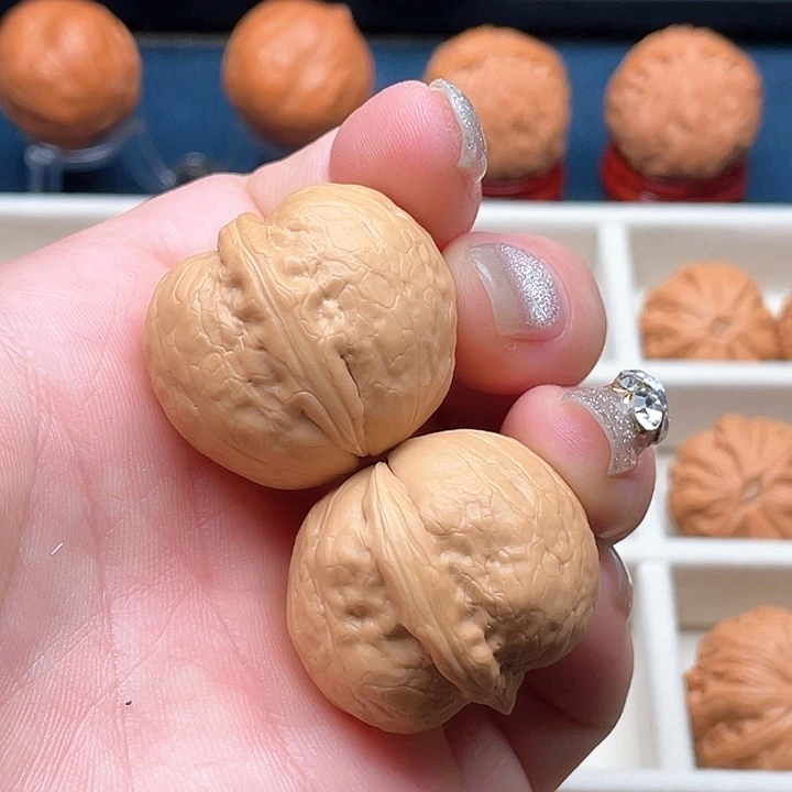 文玩核桃把件元宝