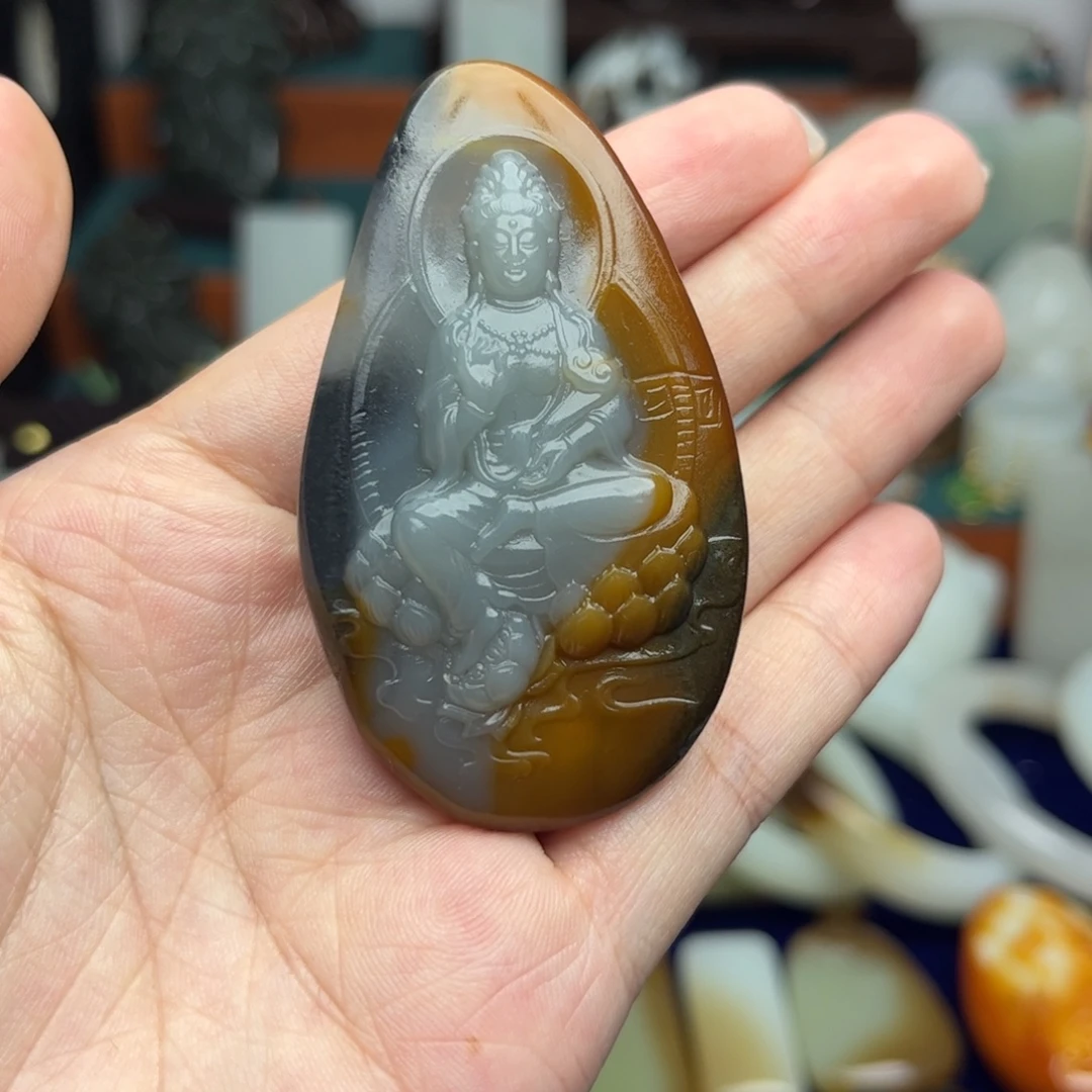 漠***阳和田玉未镶嵌颈饰