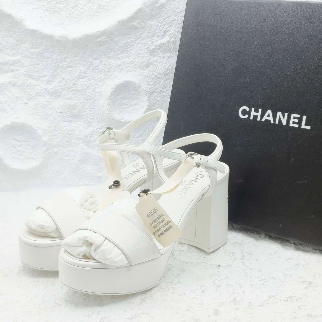 全新未使用 Chanel/香奈儿 24C新款厚底字母凉鞋/38.5码/有盒子