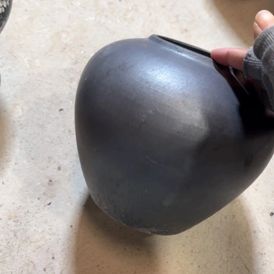 罐 默认微瑕，有孔编号20-285