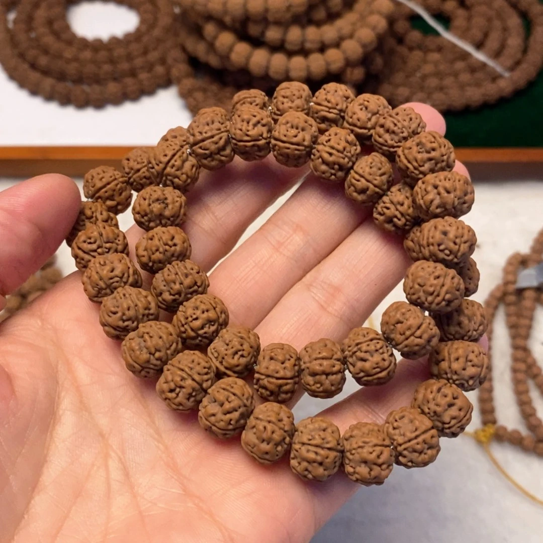 金刚菩提吊坠吉*勿里达老树王手持卡12