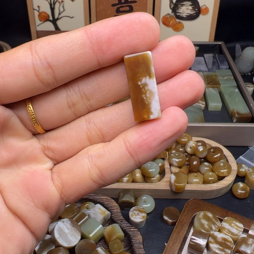 和田玉（糖玉）未镶嵌珠宝奇石牌子开播福利